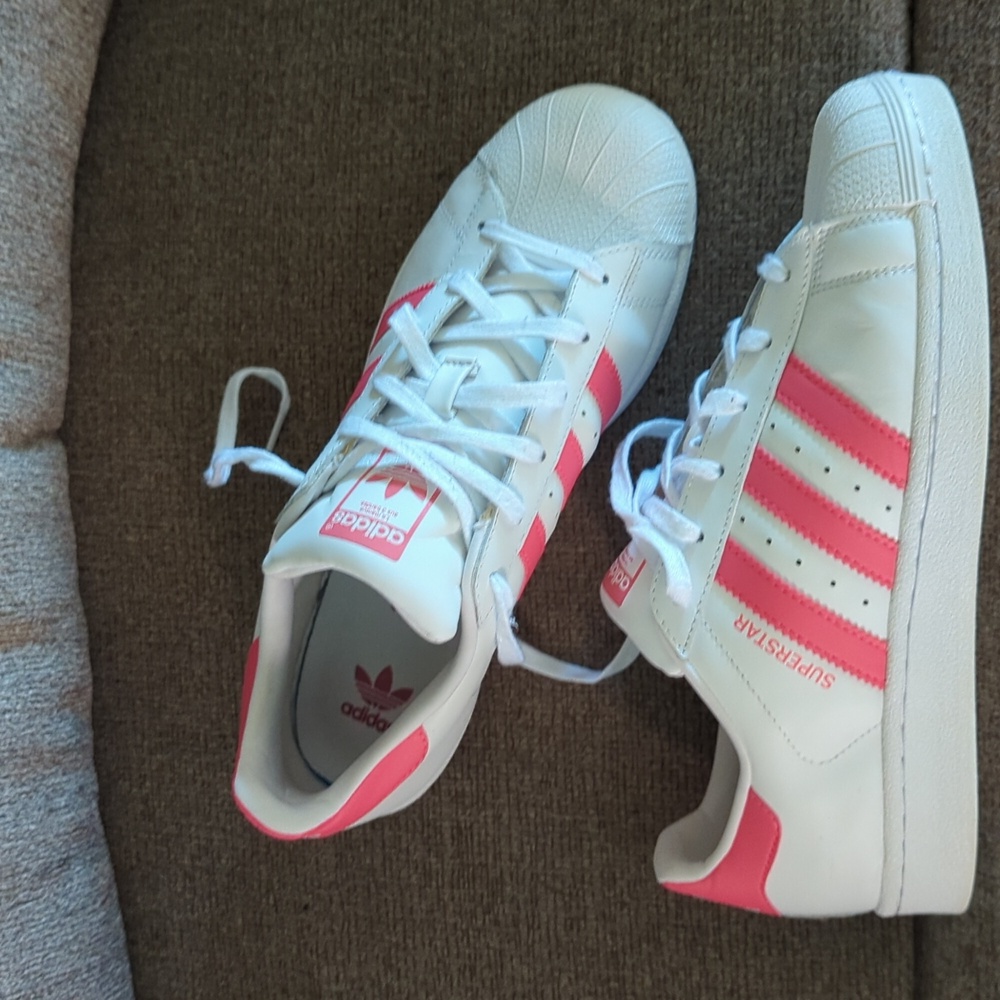 Adidas Superstar Sneakers (Size 7/8)